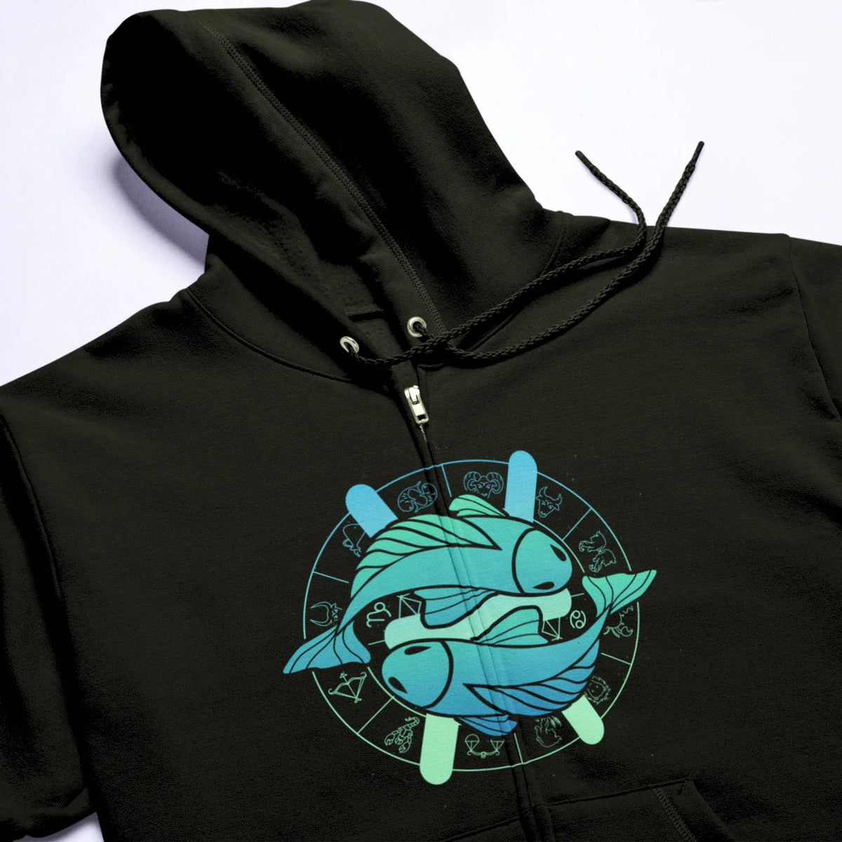 Bold Pisces astrology print on black zip hoodie – Έντονο print Ιχθύ αστρολογίας σε μαύρη ζακέτα κουκούλα.
