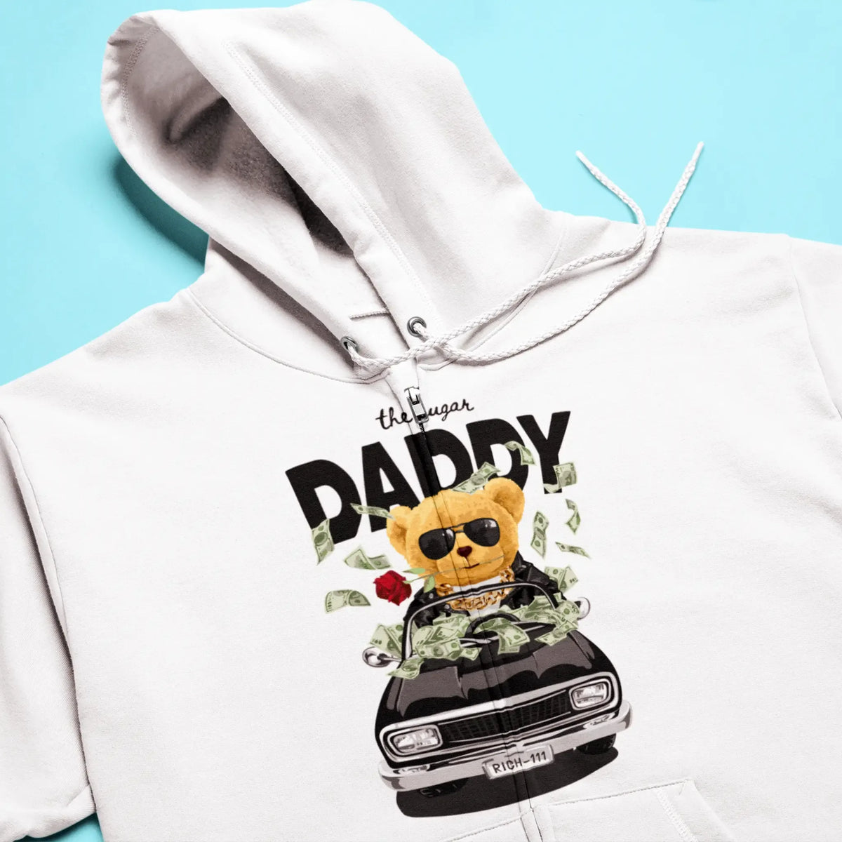 Convertible car and cash teddy design on white zip hoodie – σχέδιο teddy με αμάξι και δολάρια σε λευκή ζακέτα