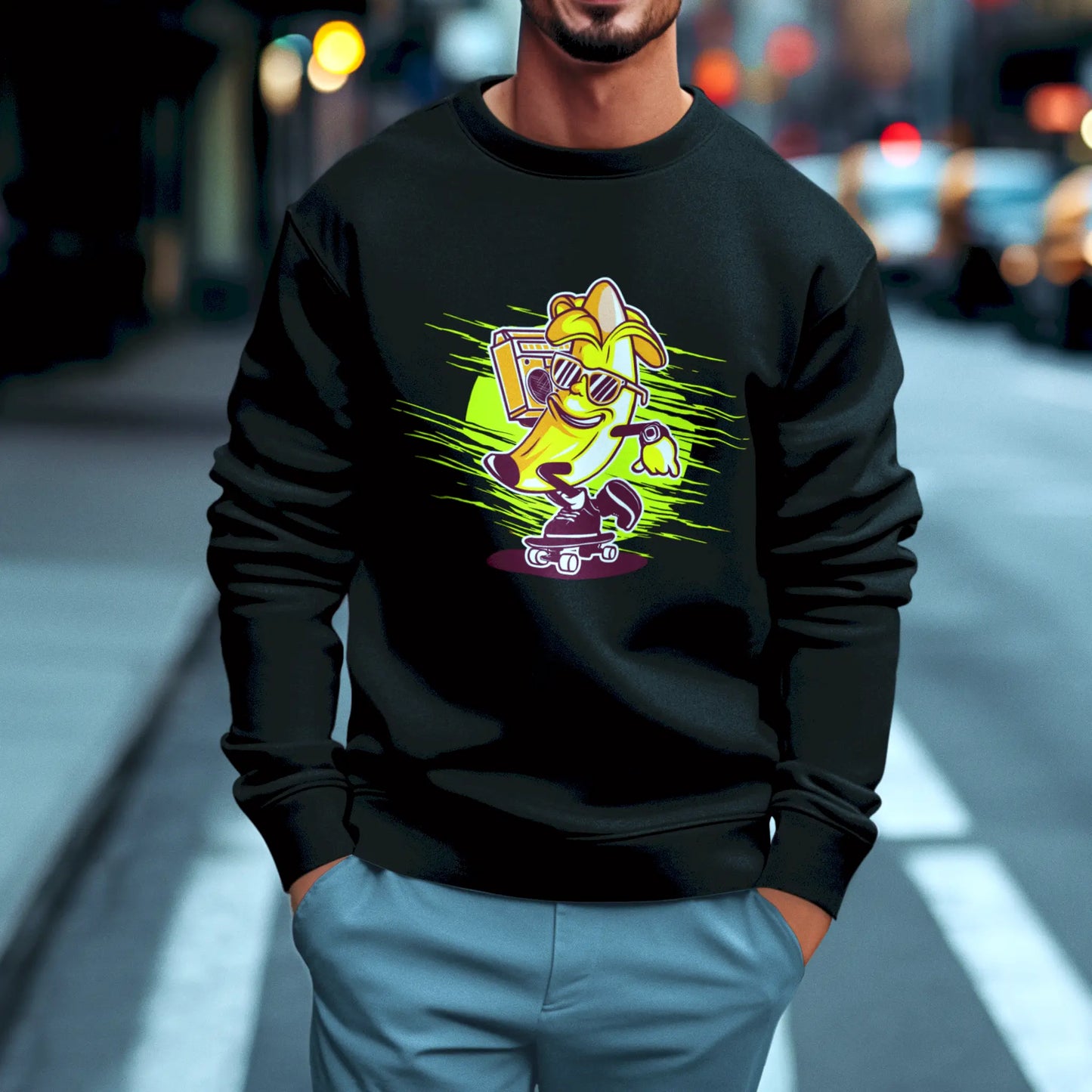 A bold cartoon banana on a scooter decorates this black crewneck sweatshirt, giving off comic mischief-Μια τολμηρή καρτουνίστικη μπανάνα πάνω σε πατίνι διακοσμεί παιχνιδιάρικα αυτό το μαύρο φούτερ_result