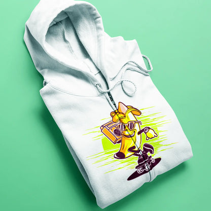 A cheerful banana racing on a scooter livens up the white zip hoodie with whimsical charm - Μια κεφάτη μπανάνα που τρέχει με πατίνι ζωντανεύει λευκή ζακέτα με κουκούλα με παιχνιδιάρικη γοητεία_result