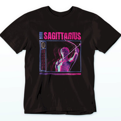 Black Sagittarius zodiac t-shirt with bold "BORN SAGITTARIUS" typography in clean trap style / Μαύρο μπλουζάκι Τοξότη με έντονη τυπογραφία "BORN SAGITTARIUS" σε καθαρό trap στυλ
