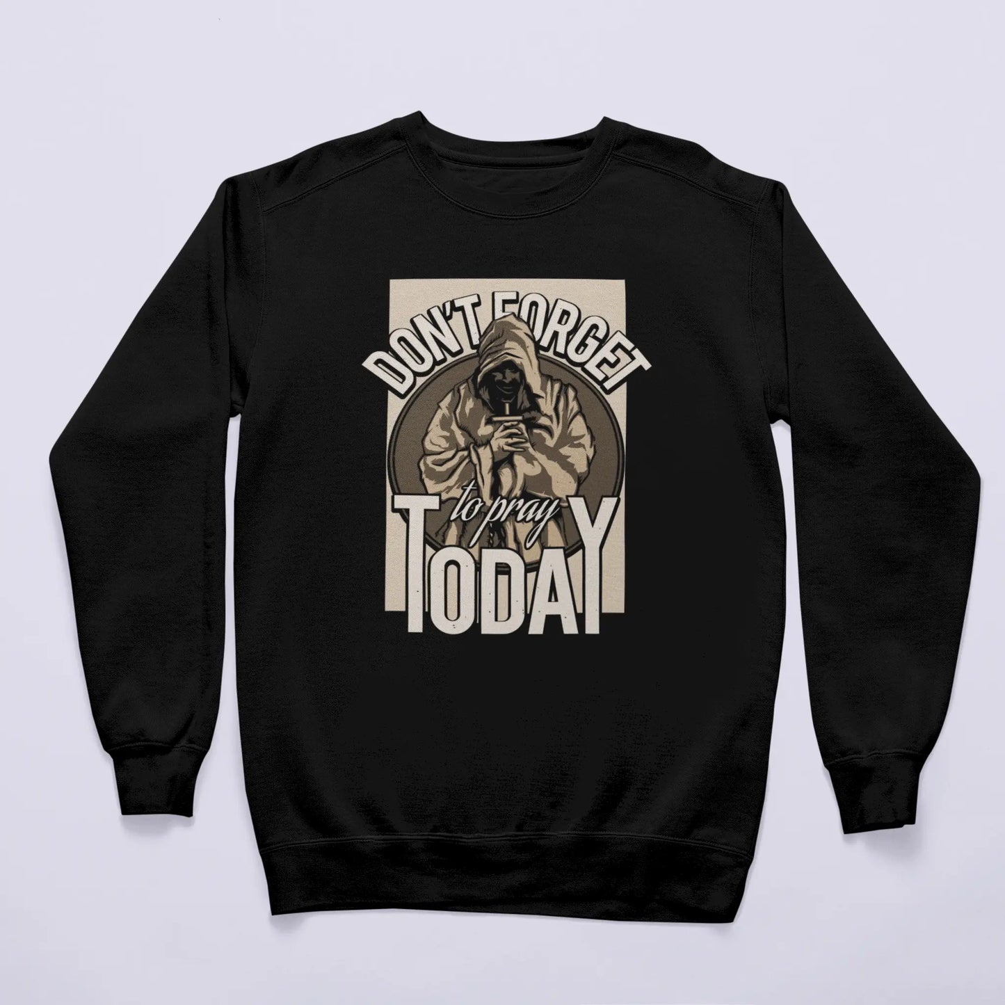 Black casual sweater displaying the stylish woodcut-style hooded monk artwork. — Μαύρο καθημερινό φούτερ που εμφανίζει το στυλάτο έργο τέχνης με τον μοναχό σε στυλ ξυλογραφίας