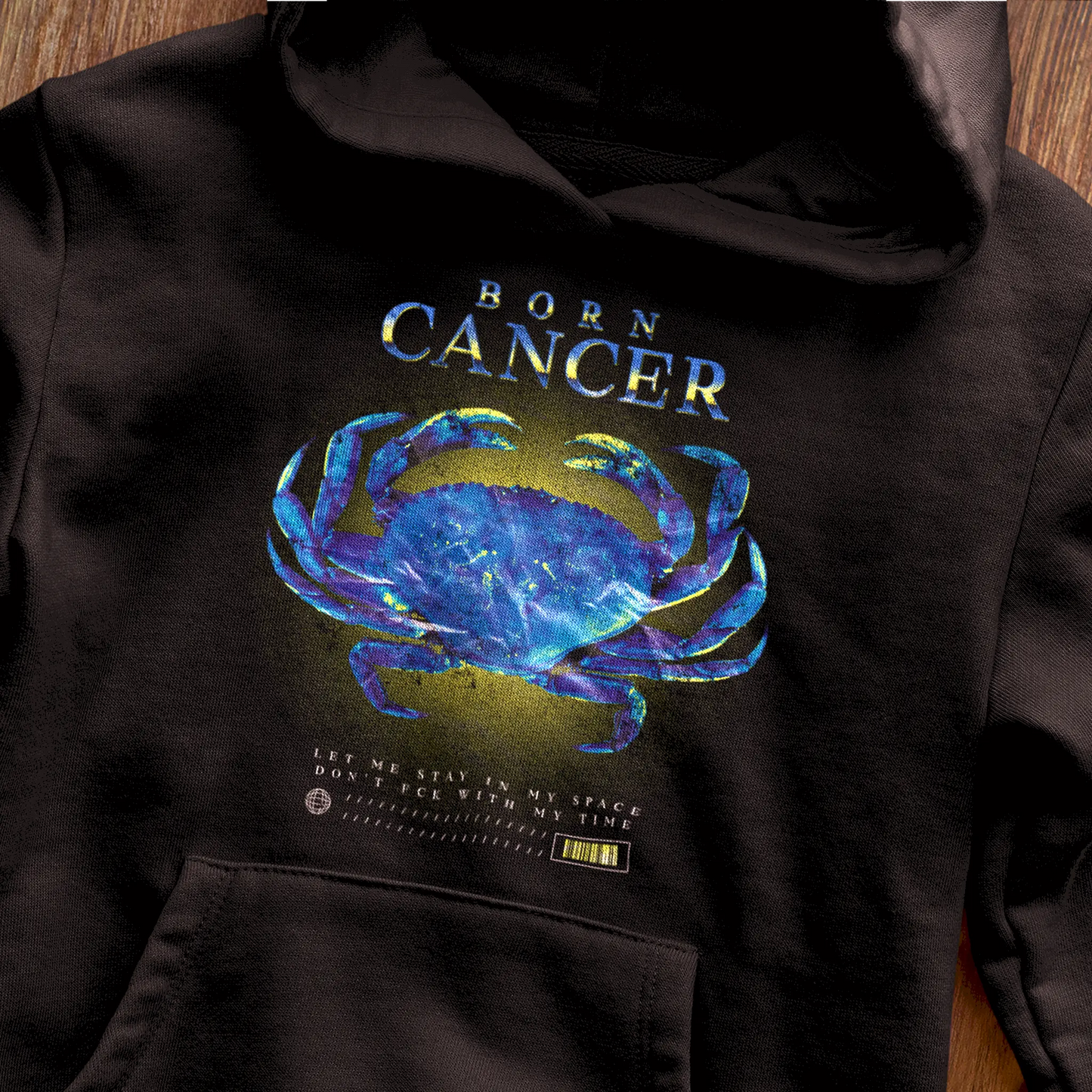 Black emotional cancer hoodie with warm fabric and powerful statement about respecting cancerian need for privacy and solitude / Μαύρο συναισθηματικό hoodie Καρκίνου με ζεστό ύφασμα και δυνατή δήλωση για σεβασμό της ανάγκης του Καρκίνου για ιδιωτικότητα και μοναξιά