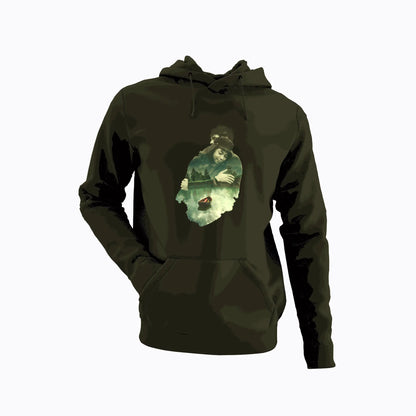 Black hoodie blending forest, lake and lovers in artistic style – Μαύρο hoodie που ενώνει δάσος, λίμνη και εραστές σε καλλιτεχνικό στυλ.