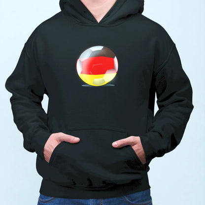 Black hoodie with strong Germany football energy – fan essential.
Μαύρο hoodie με έντονη ενέργεια γερμανικού ποδοσφαίρου – απαραίτητο για φιλάθλους.