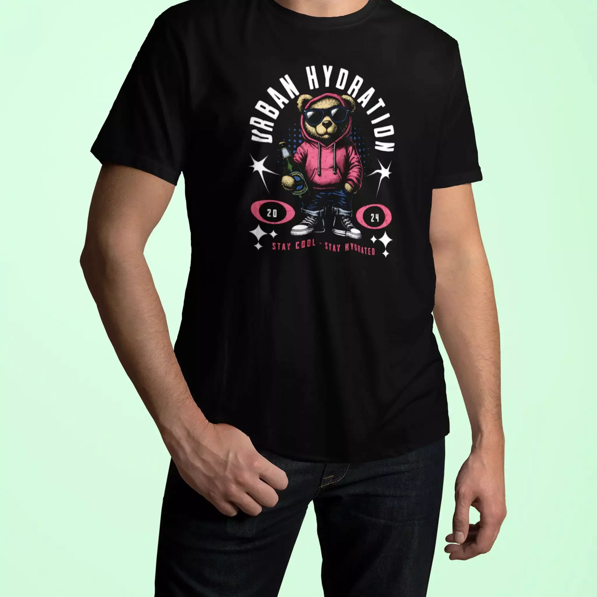 Black minimalist t-shirt displaying the colorful Urban Hydration Bear illustration on the chest. — Μαύρο μινιμαλιστικό t-shirt που εμφανίζει την πολύχρωμη εικονογράφηση Urban Hydration Bear στο στήθος