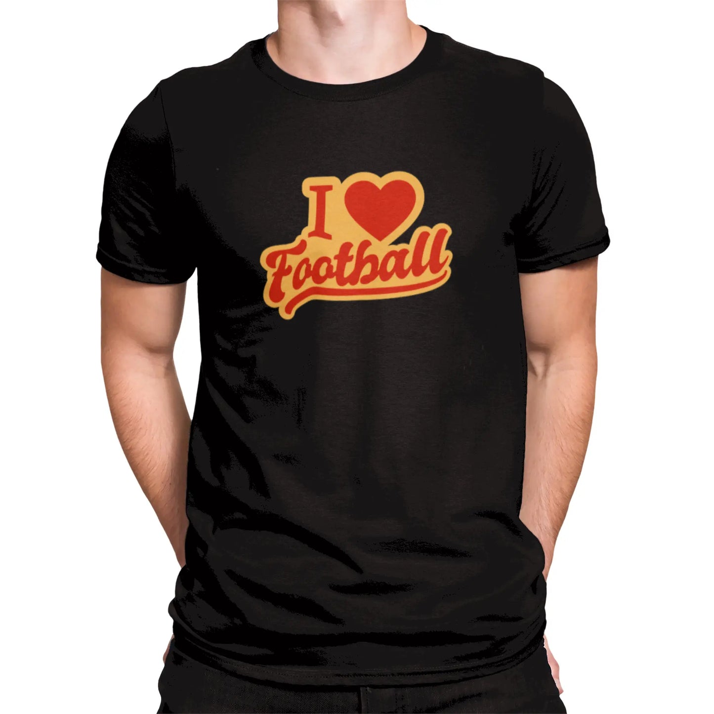 Black t-shirt with bold orange-red “I Love Football” lettering – pure fan energy. Μαύρο μπλουζάκι με τολμηρή πορτοκαλοκόκκινη γραφή “I Love Football” – γεμάτο φανατική ενέργεια.