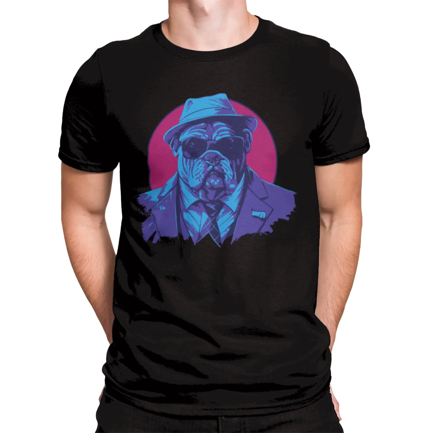Bold bulldog illustration with gangster vibes on black tee – Εντυπωσιακή εικονογράφηση μπουλντόγκ με γκανγκστερικό ύφος σε μαύρο μπλουζάκι