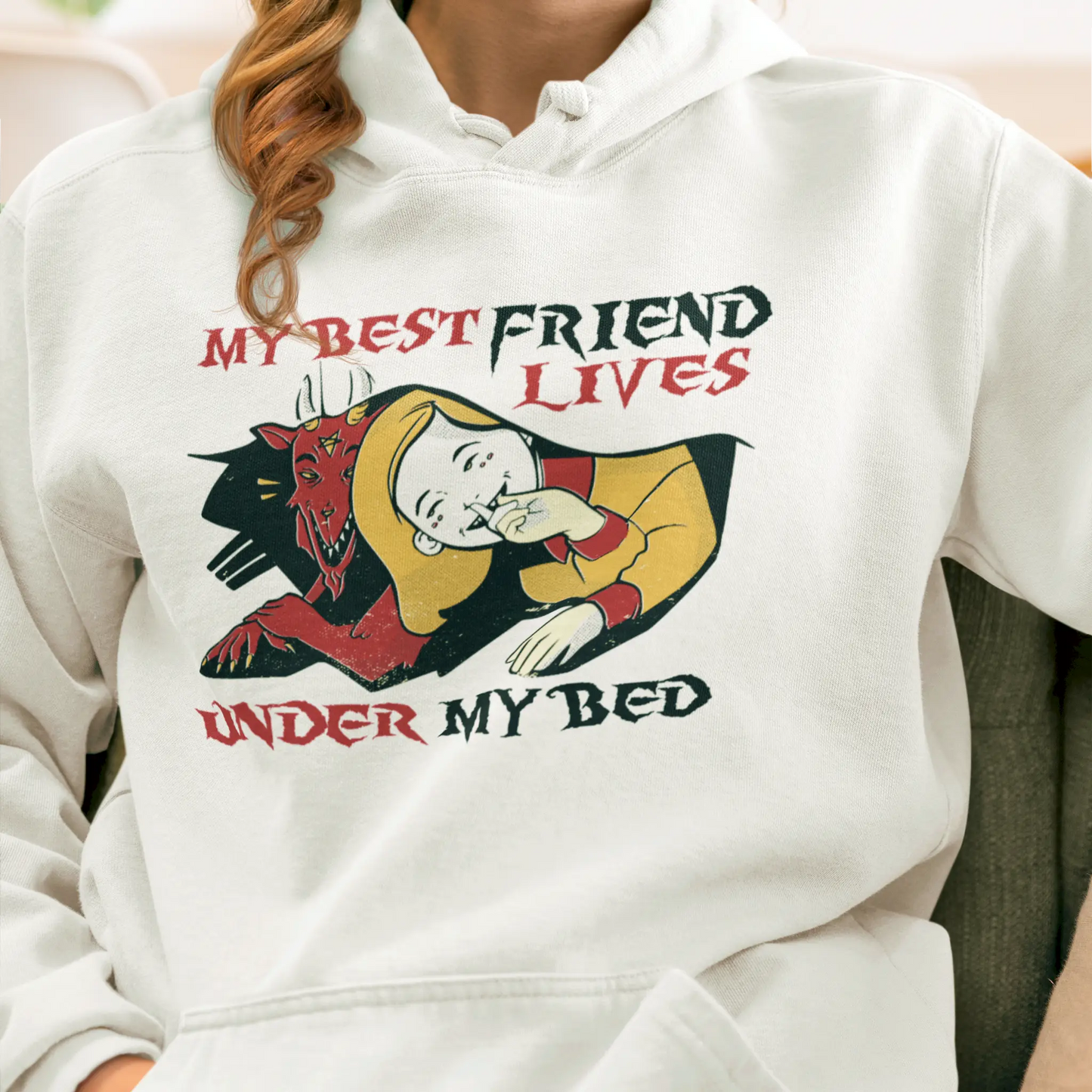 Bright white hoodie showing friendship that never judges only supports - Φωτεινό λευκό φούτερ κουκούλα που δείχνει φιλία που ποτέ δεν κρίνει μόνο υποστηρίζει