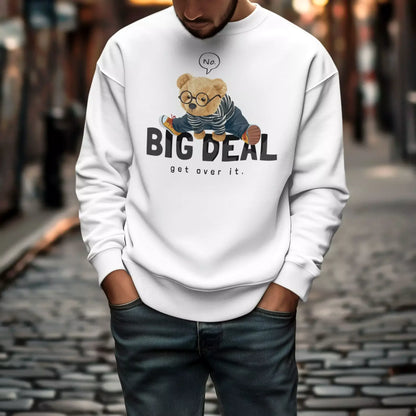 White crewneck sweatshirt with cartoon bear print saying No Big Deal – λευκή φούτερ μπλούζα με teddy σε χαλαρή διάθεση