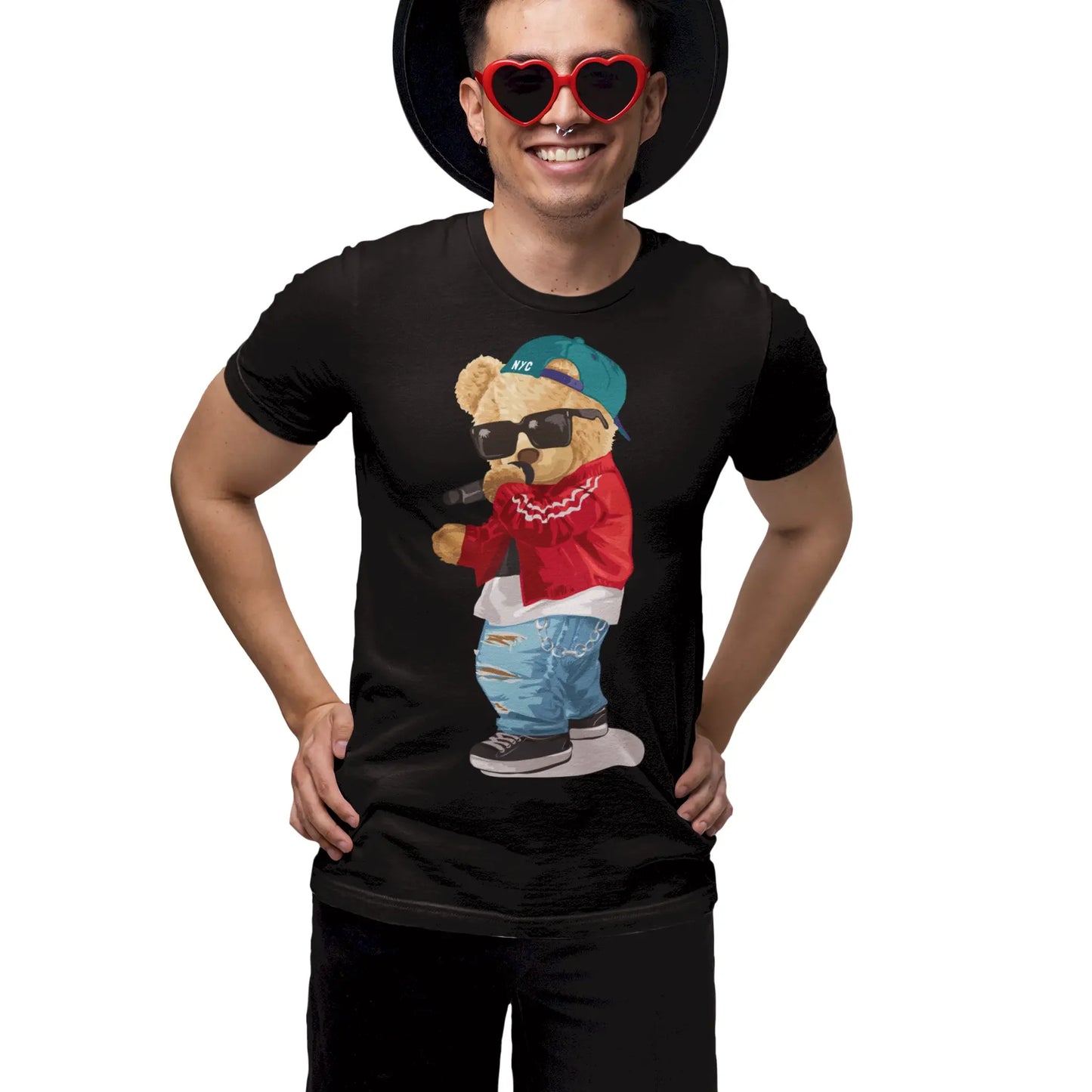 Classic black t-shirt showcasing a confident teddy bear rapper - Αρκουδάκι τραγουδιστής με αυτοπεποίθηση πάνω σε μαύρο tshirt  ιδανικό για βραδινές εξόδους με στυλ