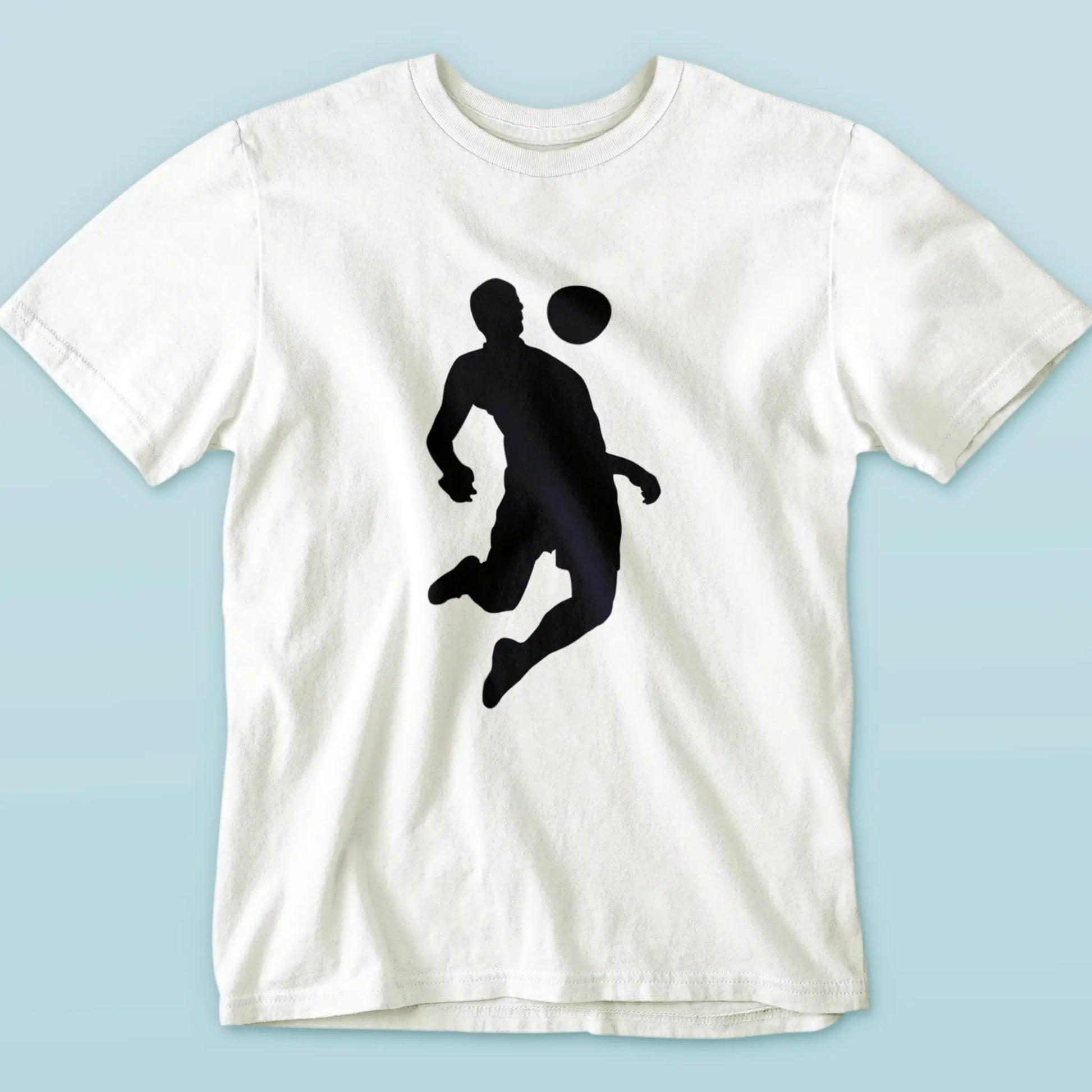 Classic white tee with soccer action silhouette - Λευκή κονομάνικη μπλούζα με ποδοσφαιριστή για football fans και athletic lifestyle