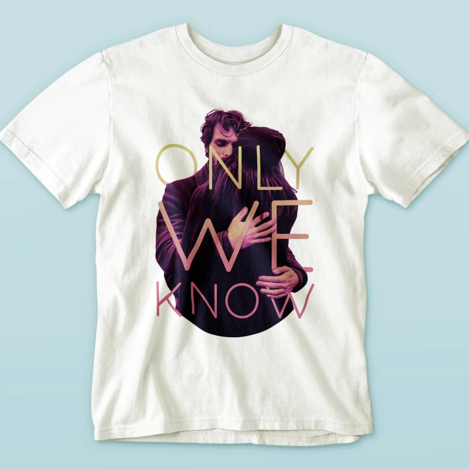 Clean white tee celebrating exclusive bond between two hearts beating as one - Λευκό μπλουζάκι που γιορτάζει αποκλειστικό δεσμό δύο καρδιών που χτυπούν σαν μία