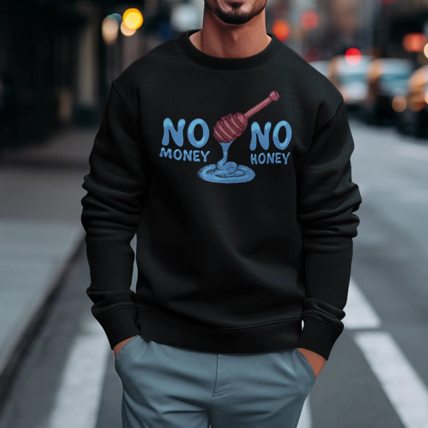 Comfortable black crewneck sweatshirt with the prominent "No Money No Honey" graphic design. — Άνετο μαύρο φούτερ λαιμόκοψη με το εμφανές γραφικό σχέδιο "No Money No Honey