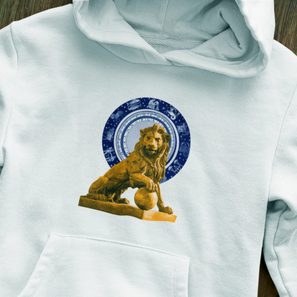 Cosmic Leo white hoodie bold zodiac fashion – Λευκή φούτερ κουκούλα Λέων με τολμηρό αστρολογικό στυλ