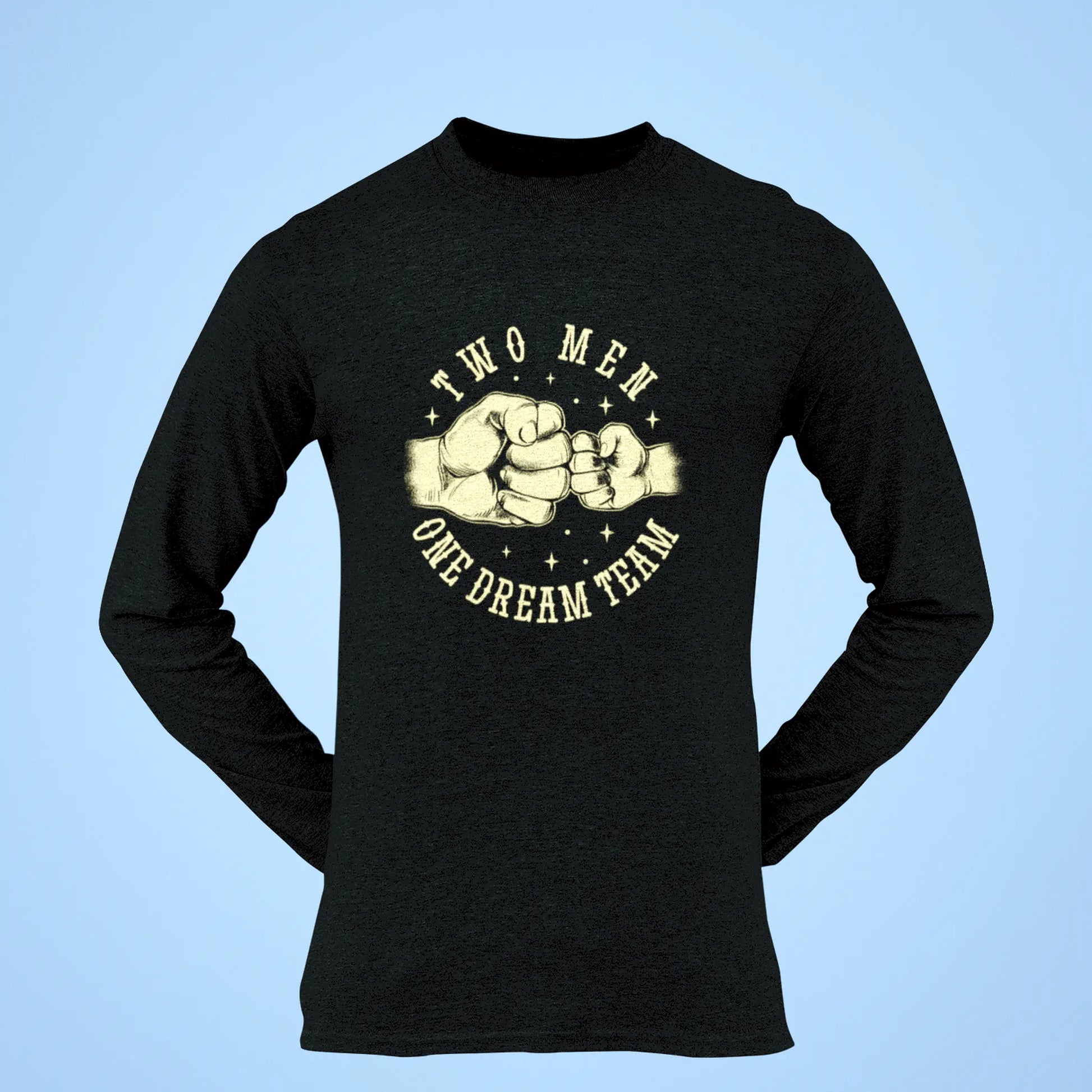 Cozy black long sleeve tee, ideal for cooler days and family outings / Άνετο μαύρο μακρυμάνικο, τέλειο για δροσερές μέρες και οικογενειακές εξόδους.