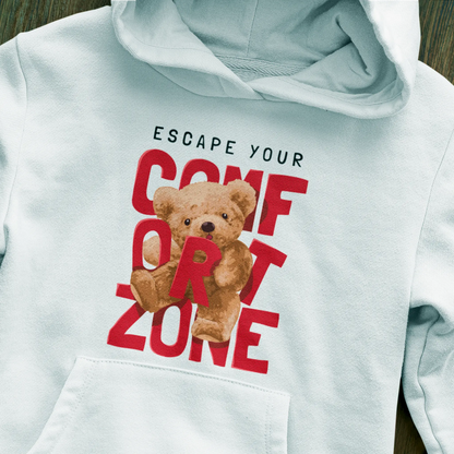 Cozy white hooded sweatshirt featuring cute brown bear inspiration – Άνετο λευκό φούτερ με κουκούλα με χαριτωμένο καφέ αρκούδι έμπνευση