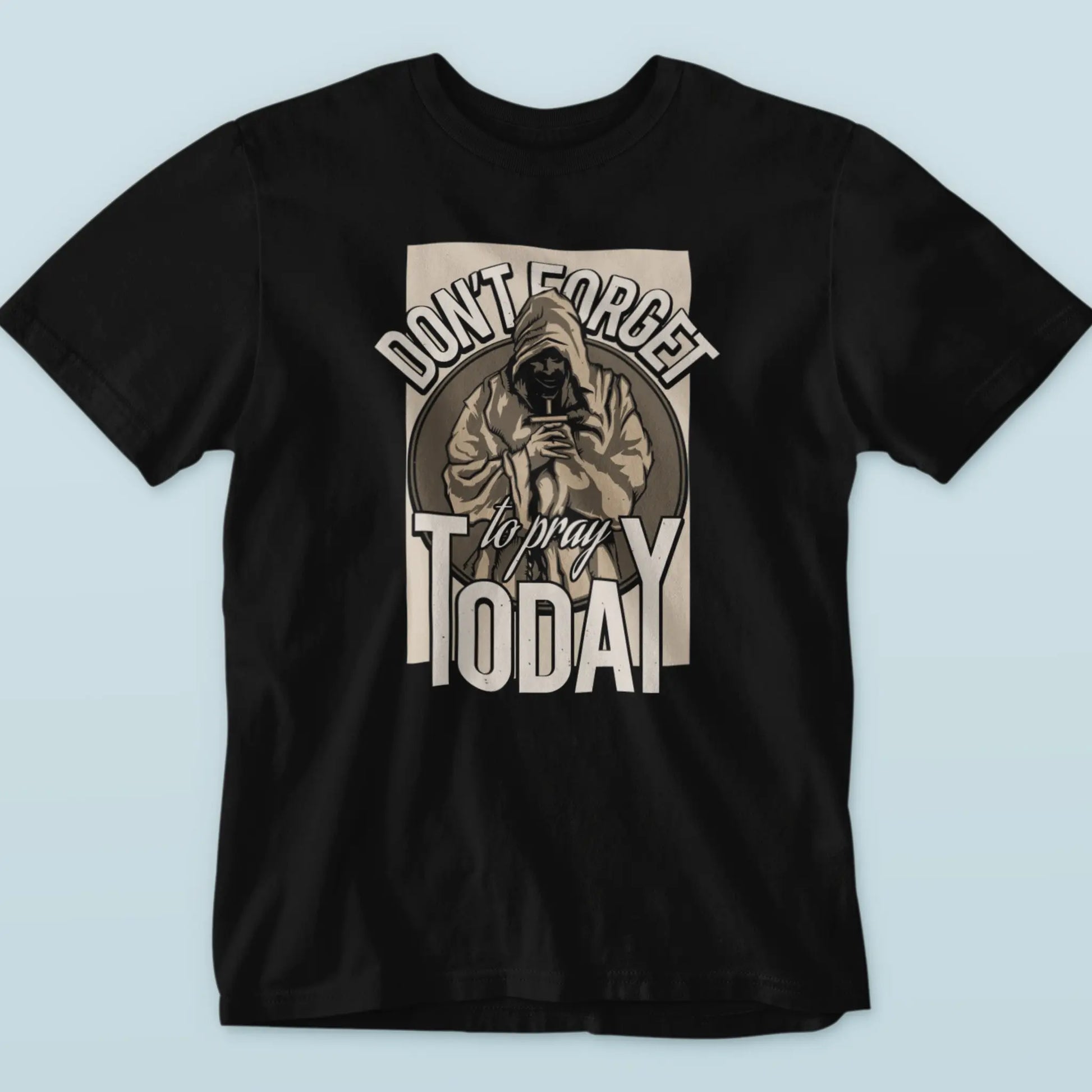 Dark casual tee with a bold christian faith illustration in a grunge woodcut style. — Σκουρόχρωμο καθημερινό t-shirt με μια έντονη χριστιανική εικονογράφηση πίστης σε grunge στυλ ξυλογραφίας
