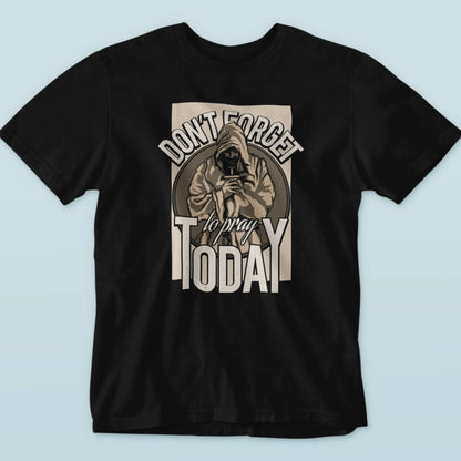 Dark casual tee with a bold christian faith illustration in a grunge woodcut style. — Σκουρόχρωμο καθημερινό t-shirt με μια έντονη χριστιανική εικονογράφηση πίστης σε grunge στυλ ξυλογραφίας
