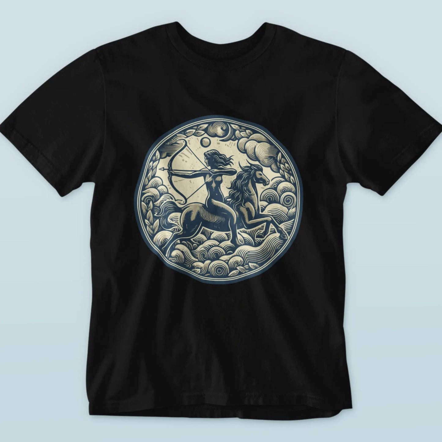 Detailed centaur archer motif on a black t-shirt, symbolizing exploration, energy, and untamed spirit.” – «Λεπτομερές μοτίβο κένταυρου τοξότη σε μαύρο t-shirt, που συμβολίζει εξερεύνηση, ενέργεια και αδάμαστο πνεύμα
