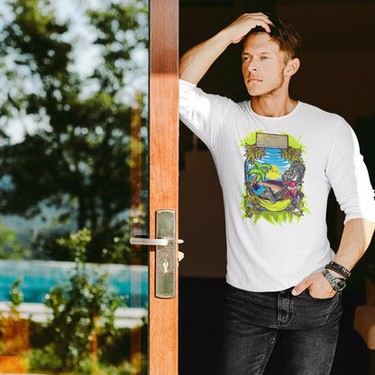 Elegant white long sleeve tee capturing a bold graffiti culture fashion aesthetic. — Κομψό λευκό μακρυμάνικο t-shirt που αποτυπώνει μια έντονη αισθητική μόδας της κουλτούρας του graffiti