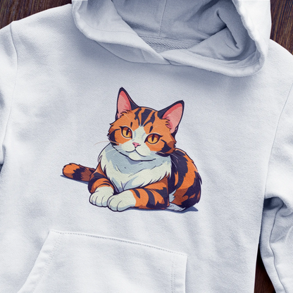 Fluffy calico cat creates the perfect white hoodie companion - Η χνουδωτή γάτα καλικό δημιουργεί τον τέλειο σύντροφο λευκού hoodie