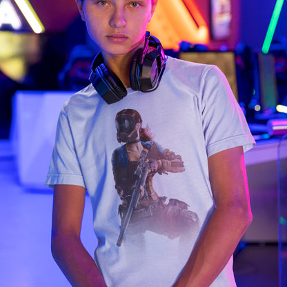 H1Z1 design on a white t-shirt – επιβίωση και ένταση στο ίδιο ύφασμα, ιδανικό για gamer που ζει για το next kill