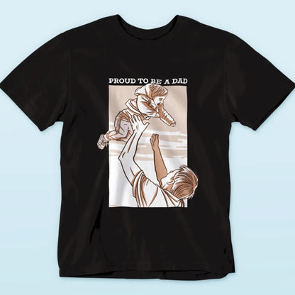 Happy dad and child design on a black tshirt, perfect for everyday wear and playful moments / Σχέδιο χαρούμενου μπαμπά και παιδιού τυπωμένο σε μαύρο μπλουζάκι, ιδανικό για καθημερινή χρήση και παιχνιδιάρικες στιгμές