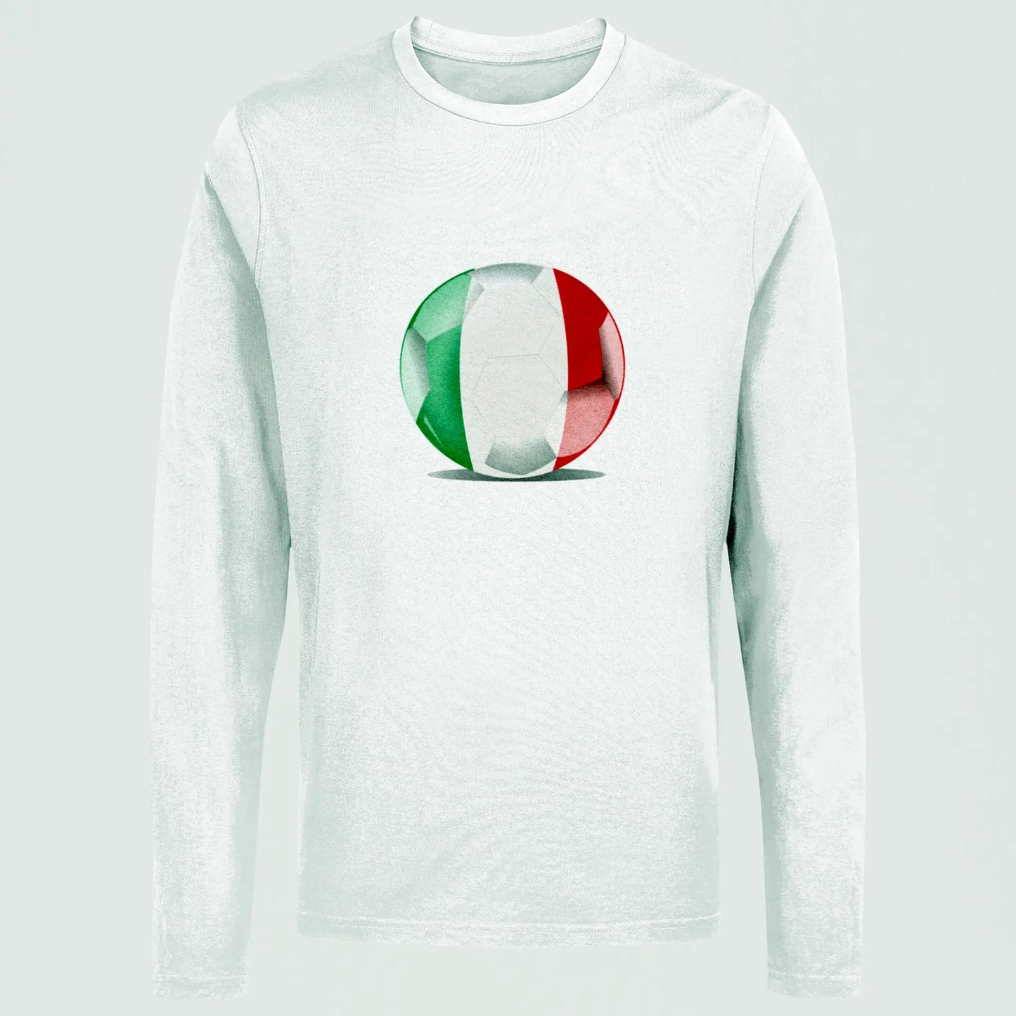 Italy football flag print stands out on a clean white long sleeve. | Το σχέδιο της Ιταλικής σημαίας ξεχωρίζει πάνω σε καθαρή λευκή μακρυμάνικη.