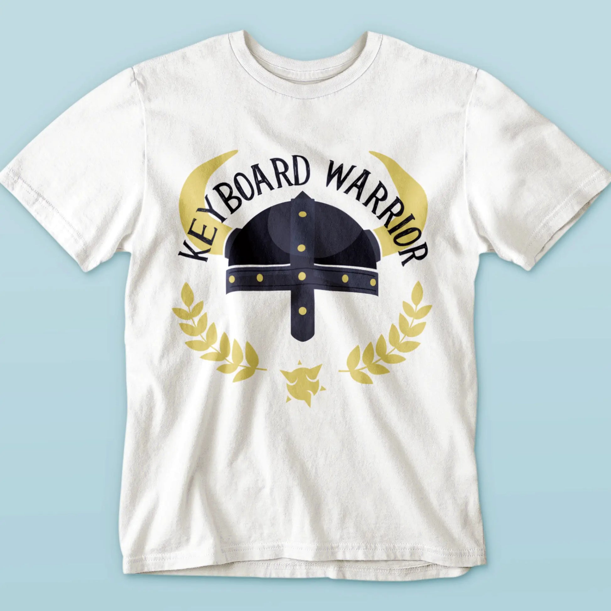 Keyboard Warrior helmet design on white tee - Κράνος πολεμιστή πληκτρολογίου σε λευκό t-shirt για gaming enthusiasts