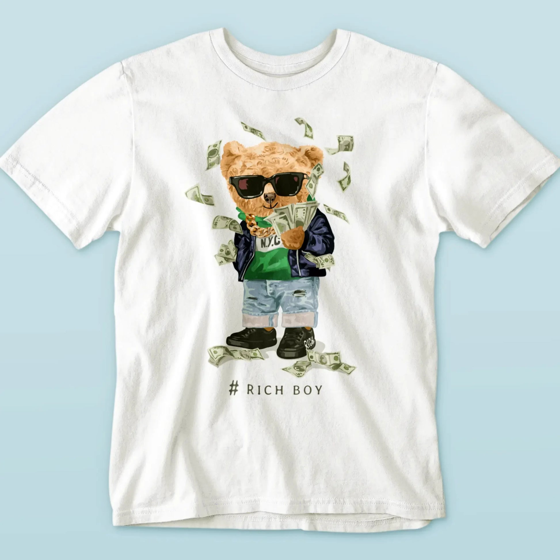 Minimal white shirt with a cartoon bear flaunting wealth and swag – Μινιμαλιστικό λευκό t-shirt με αρκούδο που δείχνει πλούτο και swag