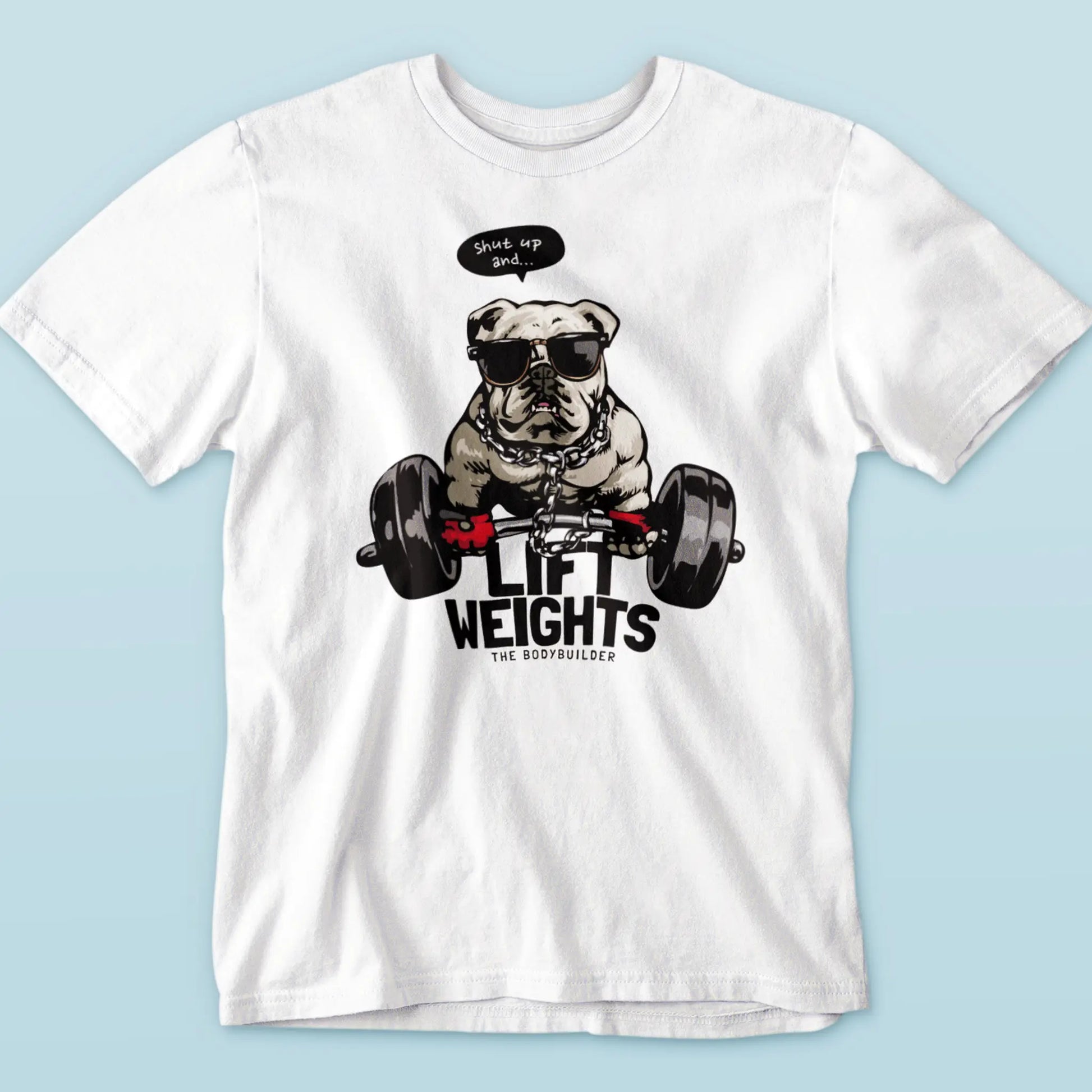 Muscular bulldog with sunglasses lifting weights printed on white t-shirt – Σκυλί με γυαλιά και βάρη σε λευκή μπλούζα γυμναστηρίου