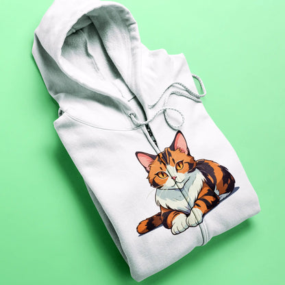 Peaceful calico sits contentedly on this stylish white zip hoodie - Η ήρεμη γάτα καλικό κάθεται ικανοποιημένη σε αυτή τη στιλάτη λευκή ζακέτα