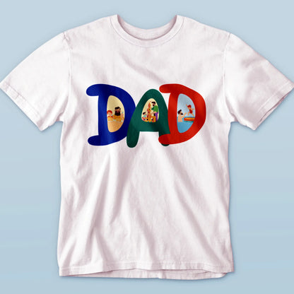 Playful dad design printed on a white t-shirt, celebrating fatherhood with family illustrations | Σχέδιο παιχνιδιάρη μπαμπά σε λευκό t-shirt, γιορτάζοντας την πατρότητα με οικογενειακές εικονογραφήσεις