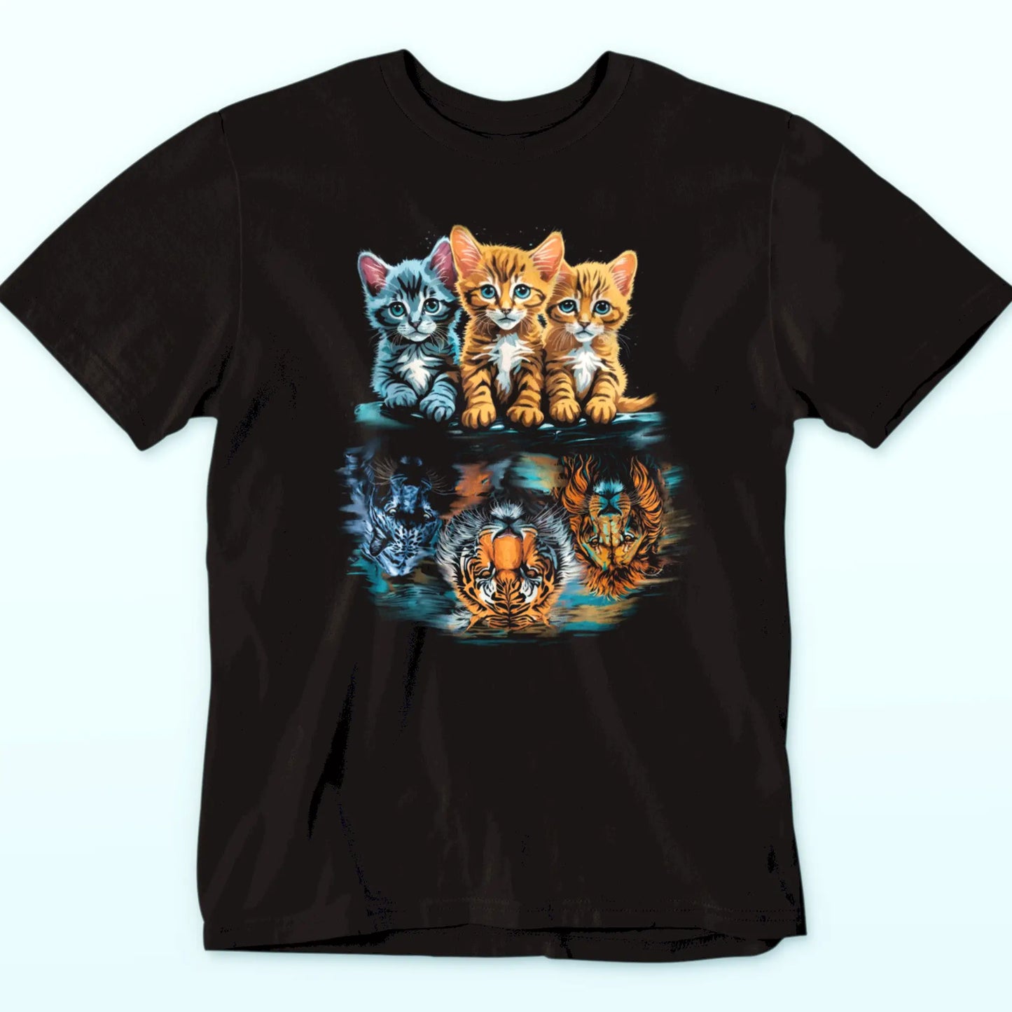 Power transformation cat graphic on black t-shirt – Μαύρο t-shirt με σχέδιο ενδυνάμωσης από γατάκια σε λιοντάρια