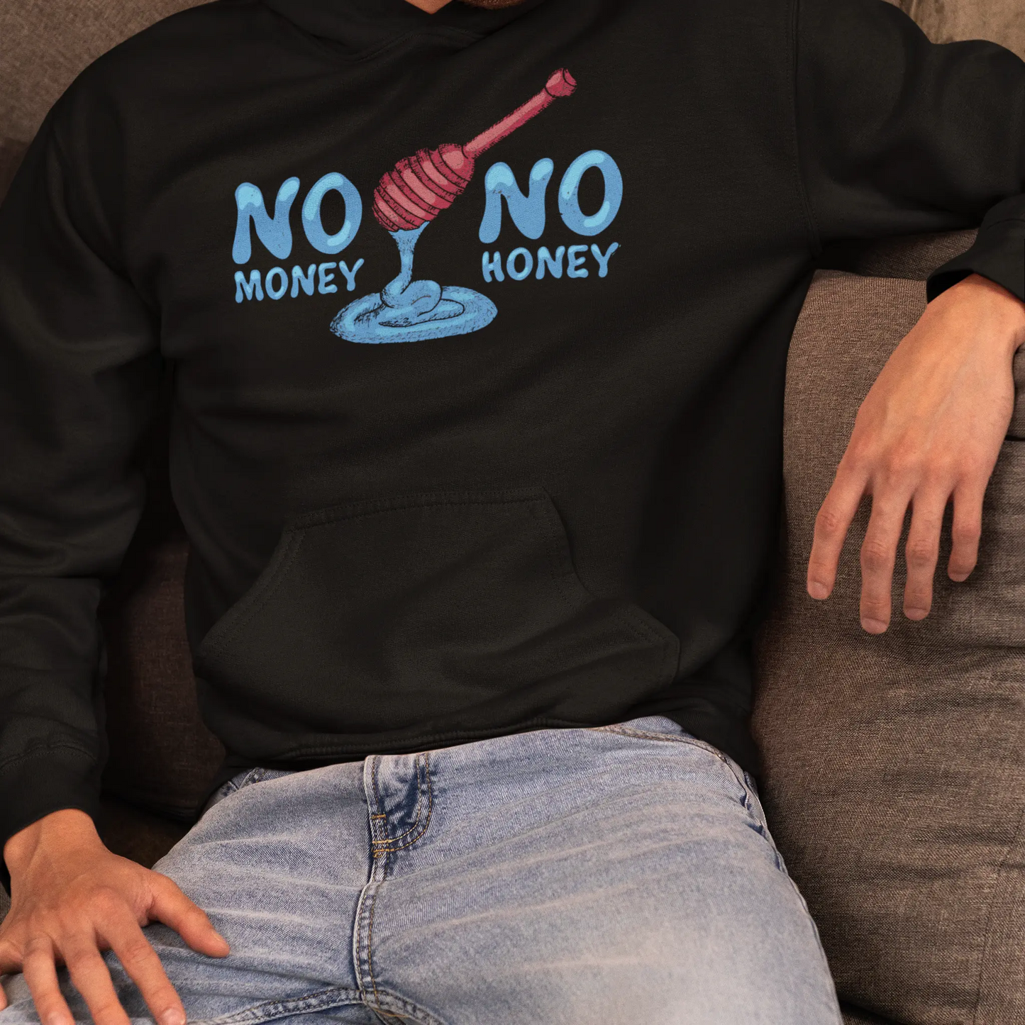 Premium black streetwear hoodie featuring the iconic "No Money No Honey" logo art. — Premium μαύρο streetwear hoodie με την εμβληματική τέχνη του λογοτύπου "No Money No Honey