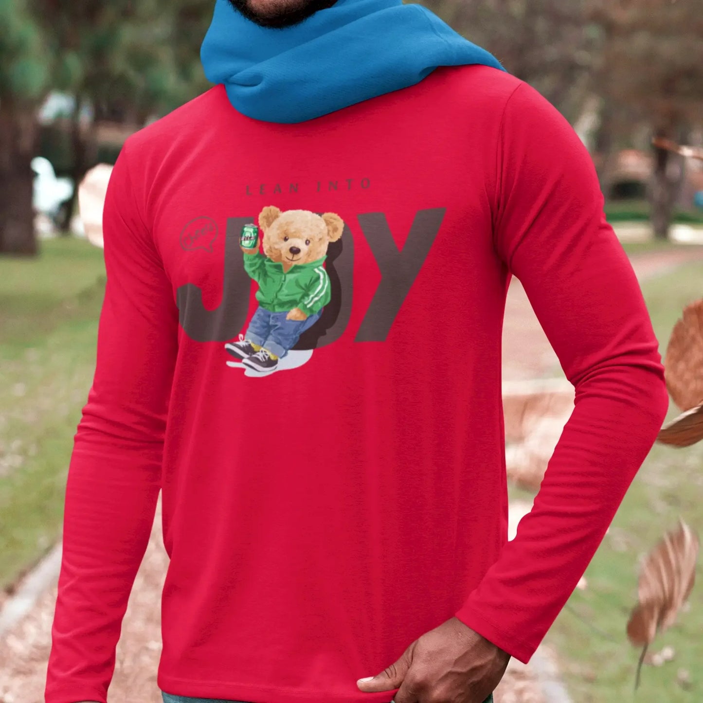Red long sleeve shirt with teddy bear and beer design – Κόκκινη μακρυμάνικη με σχέδιο teddy και μπύρα.