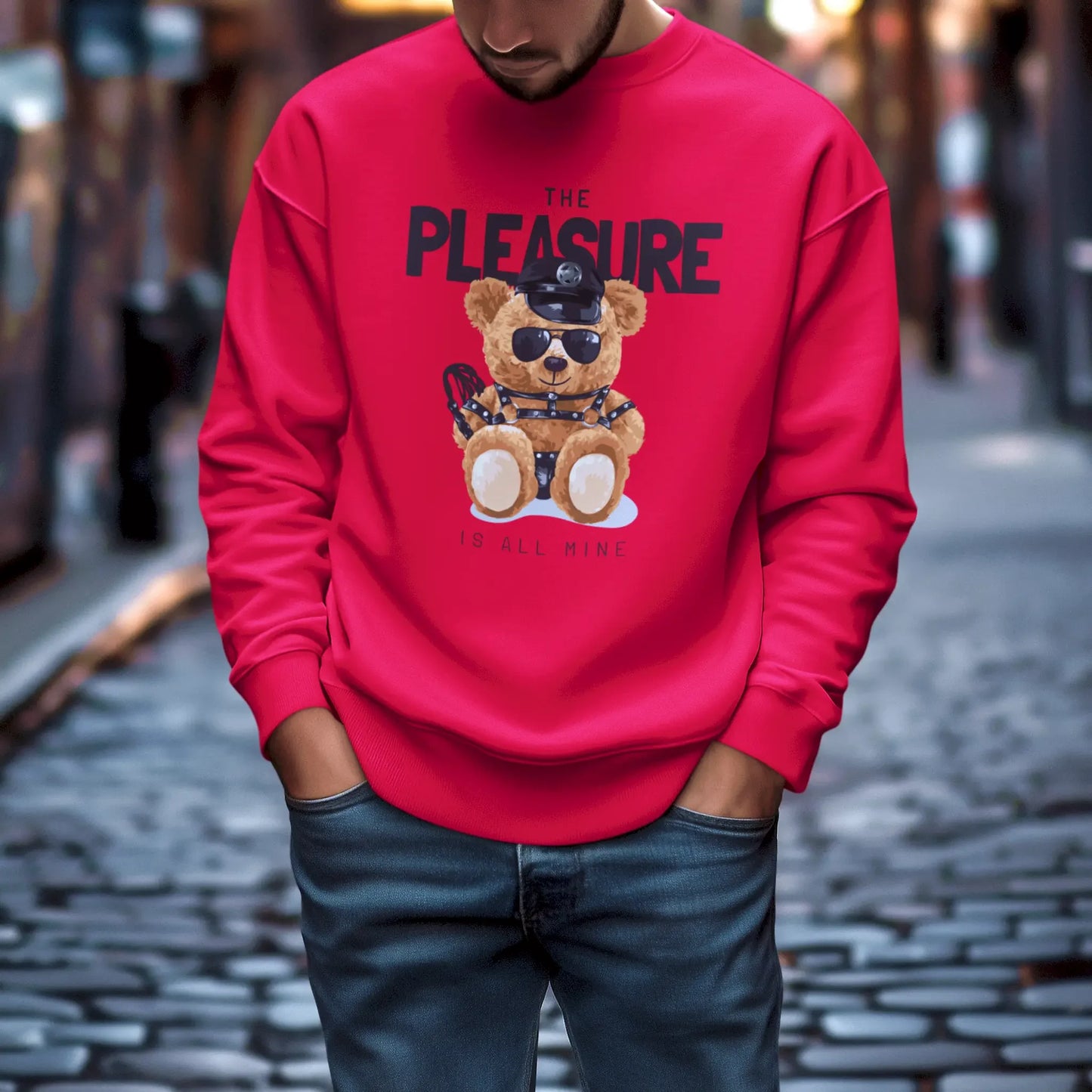 Red sweatshirt featuring a playful dominant teddy bear – Κόκκινη φούτερ με παιχνιδιάρικο dominant αρκουδάκι.