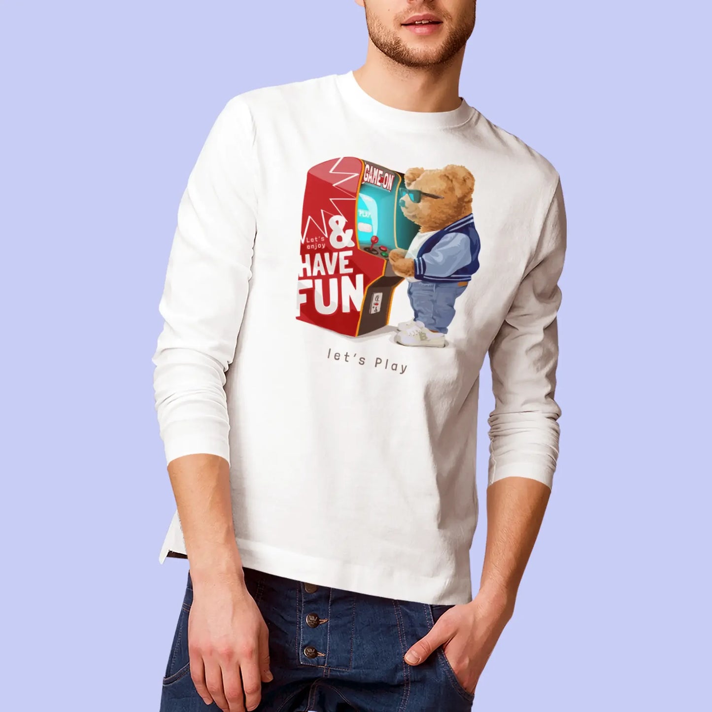 Retro game bear printed on white long sleeve tee – Σχέδιο ρετρό gaming αρκουδιού σε λευκή μακρυμάνικη.