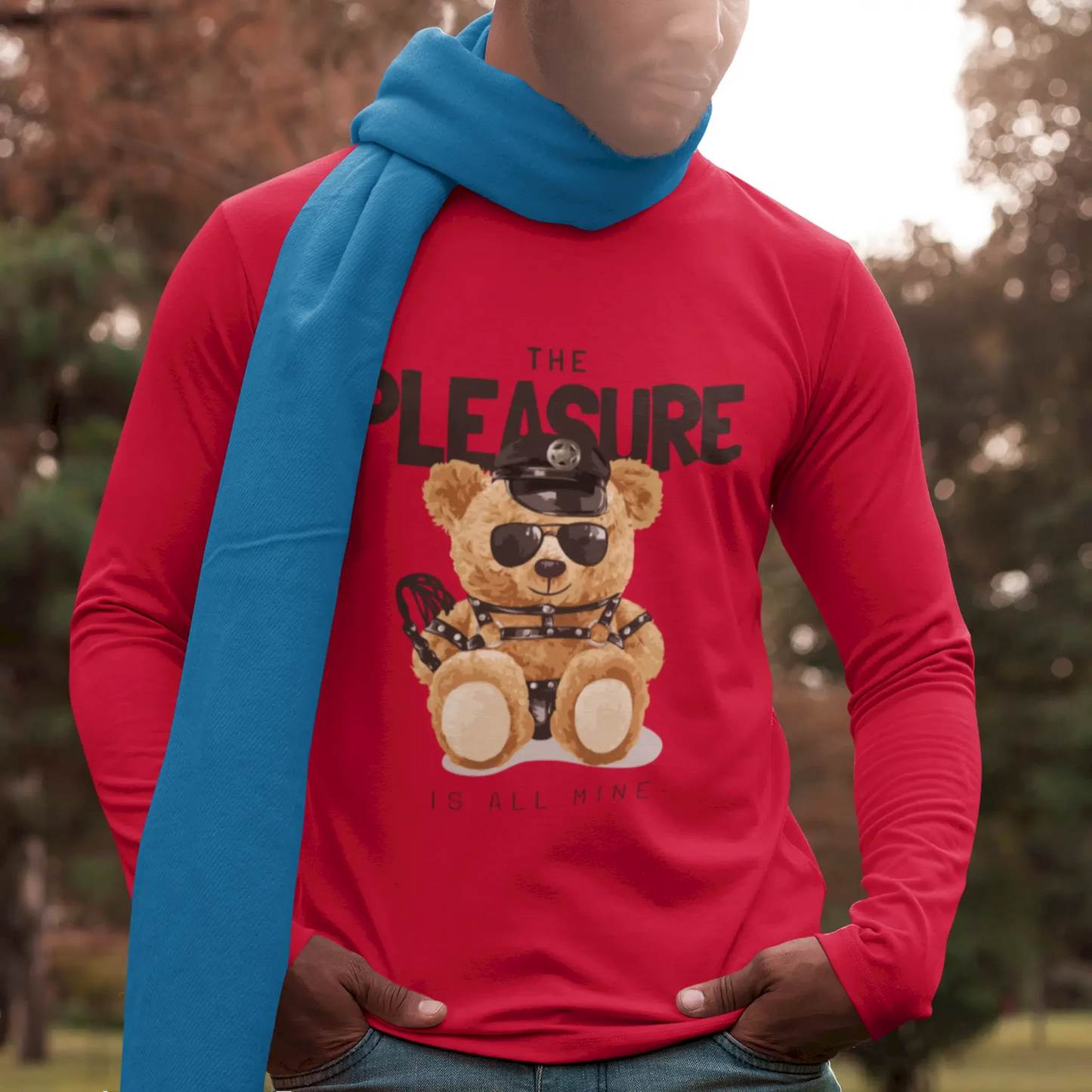 Sexy teddy bear with attitude on red long sleeve tee – Σέξι teddy με έντονη προσωπικότητα σε κόκκινη μπλούζα.