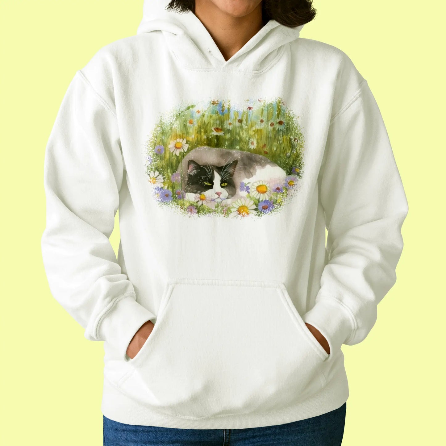 Soft white hoodie featuring artistic cat design with delicate daisies and magical color details - Απαλό λευκό hoodie με καλλιτεχνικό σχέδιο γάτας με λεπτές μαργαρίτες και μαγικά χρωμάτων