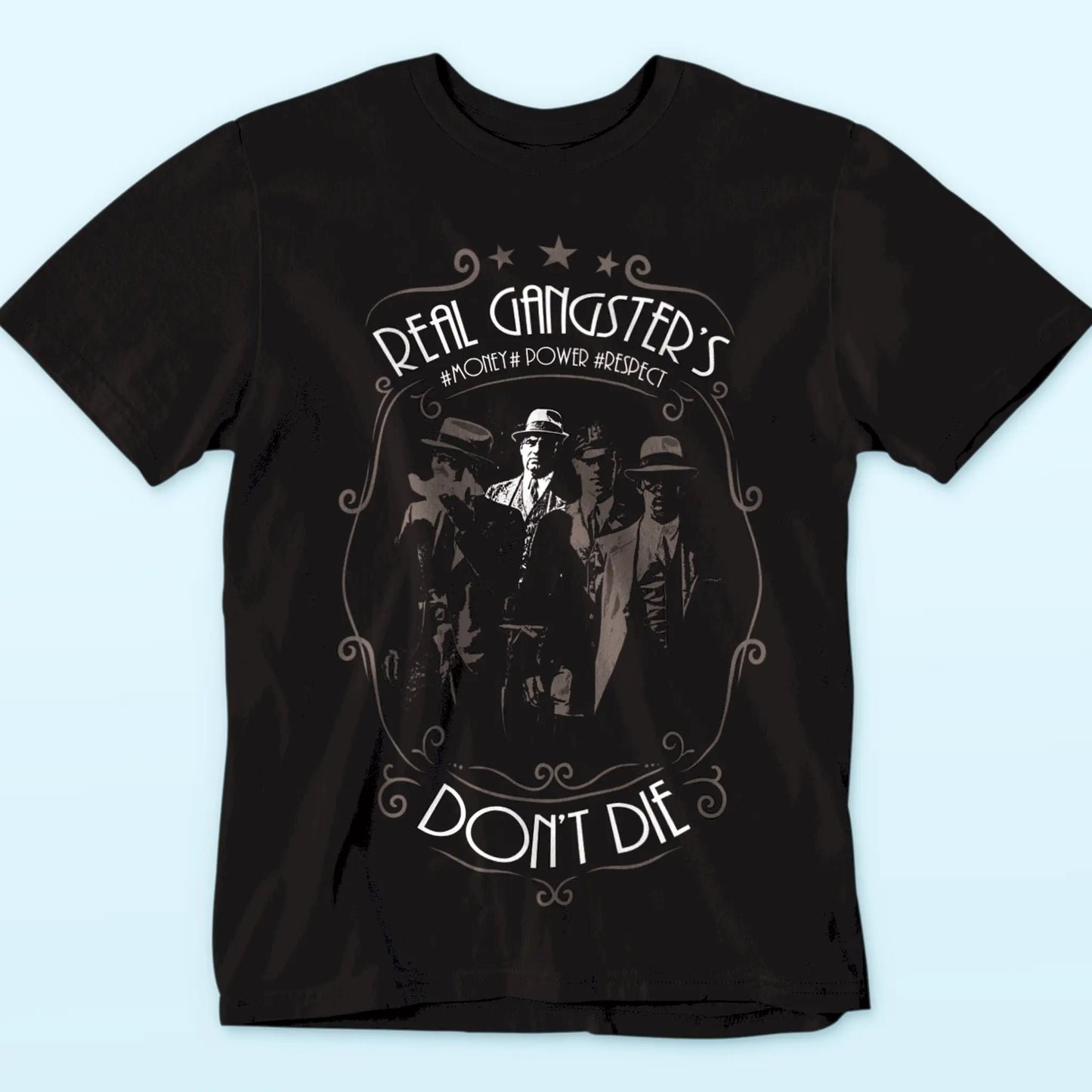 Stylish gangster artwork printed on a dark t-shirt – Σικ γκανγκστερικό σχέδιο τυπωμένο σε σκούρο μπλουζάκι