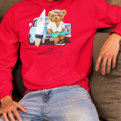 Surf teddy standing next to retro van on red hoodie – Αρκουδάκι surfer μπροστά σε ρετρό van σε κόκκινο hoodie.