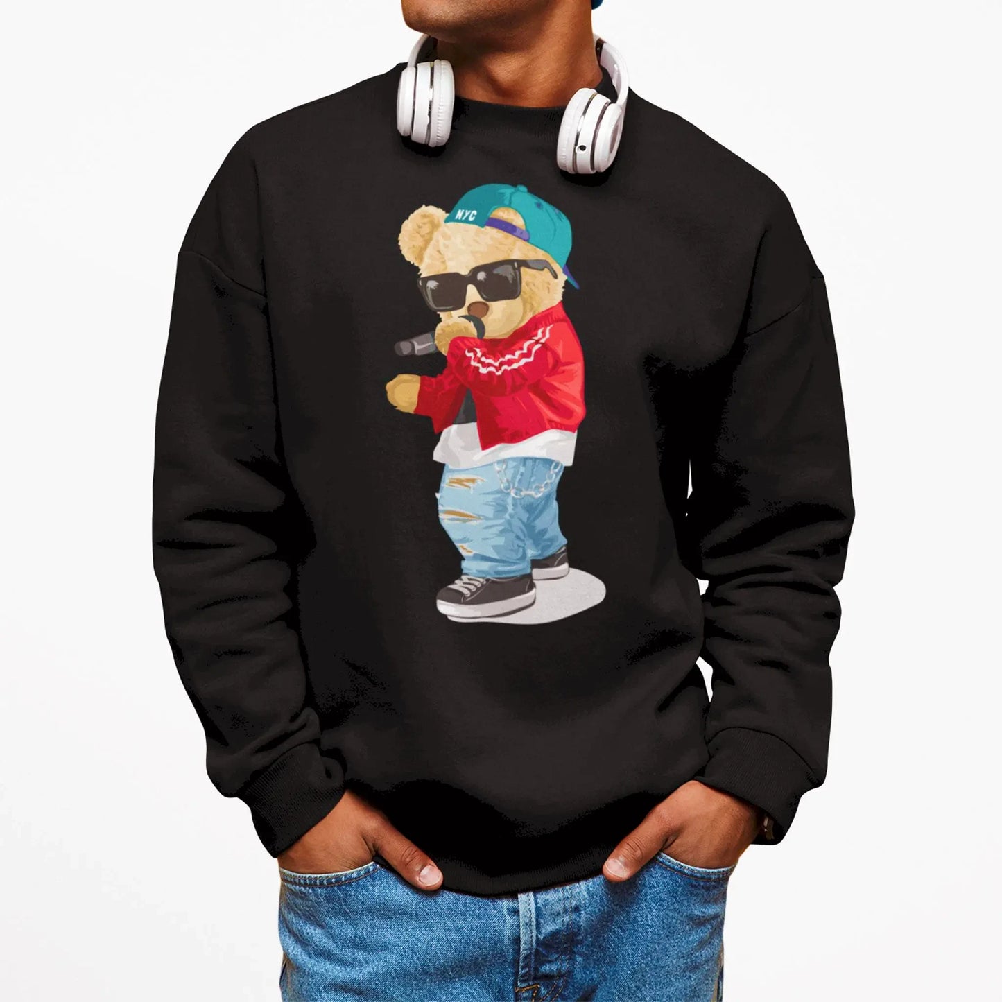 Timeless black crewneck showcasing a teddy bear immersed in hip-hop vibes, τέλειο για κάθε μουσική περίσταση. 