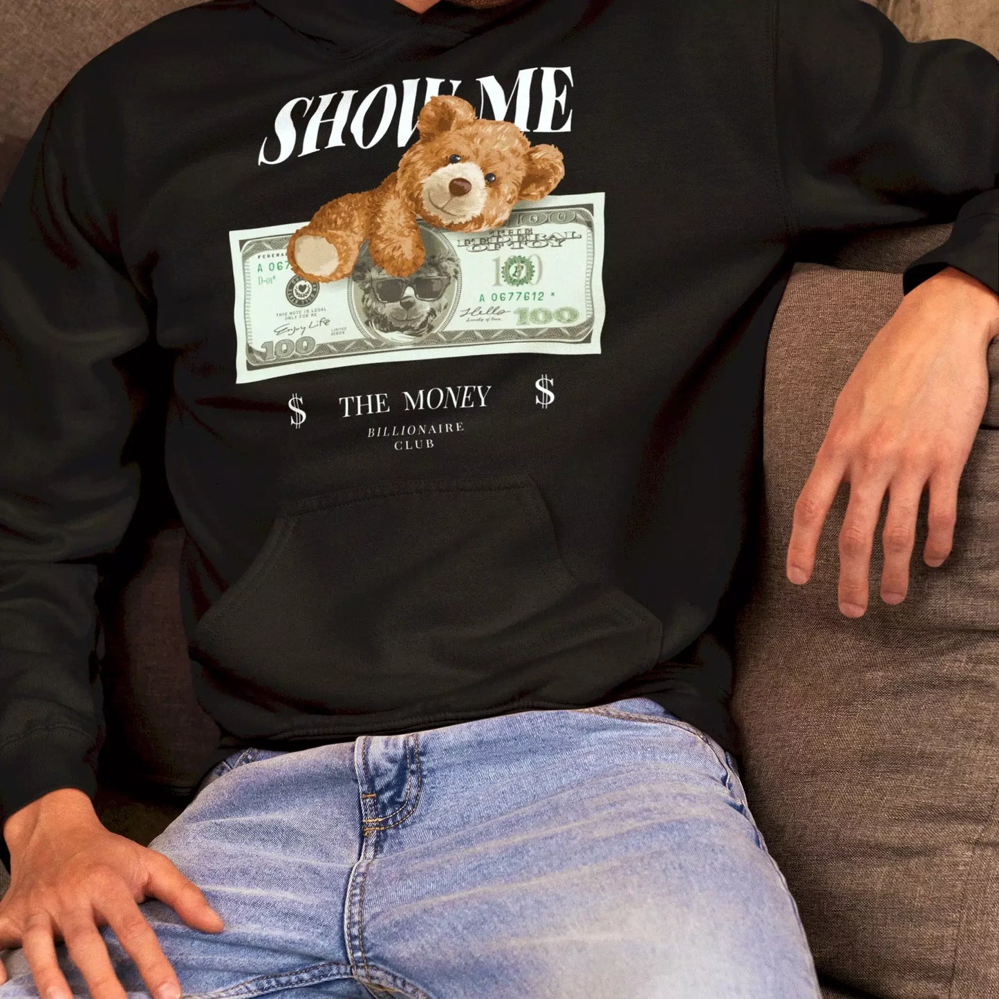 Urban black hoodie with money-themed teddy bear design – Αστικό μαύρο hoodie με σχέδιο teddy εμπνευσμένο από χρήμα