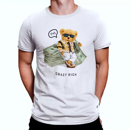 Vibrant white tee featuring a wealthy teddy bear, ιδανικό για εσένα που αγαπάς το πάθος και την πολυτέλεια.
