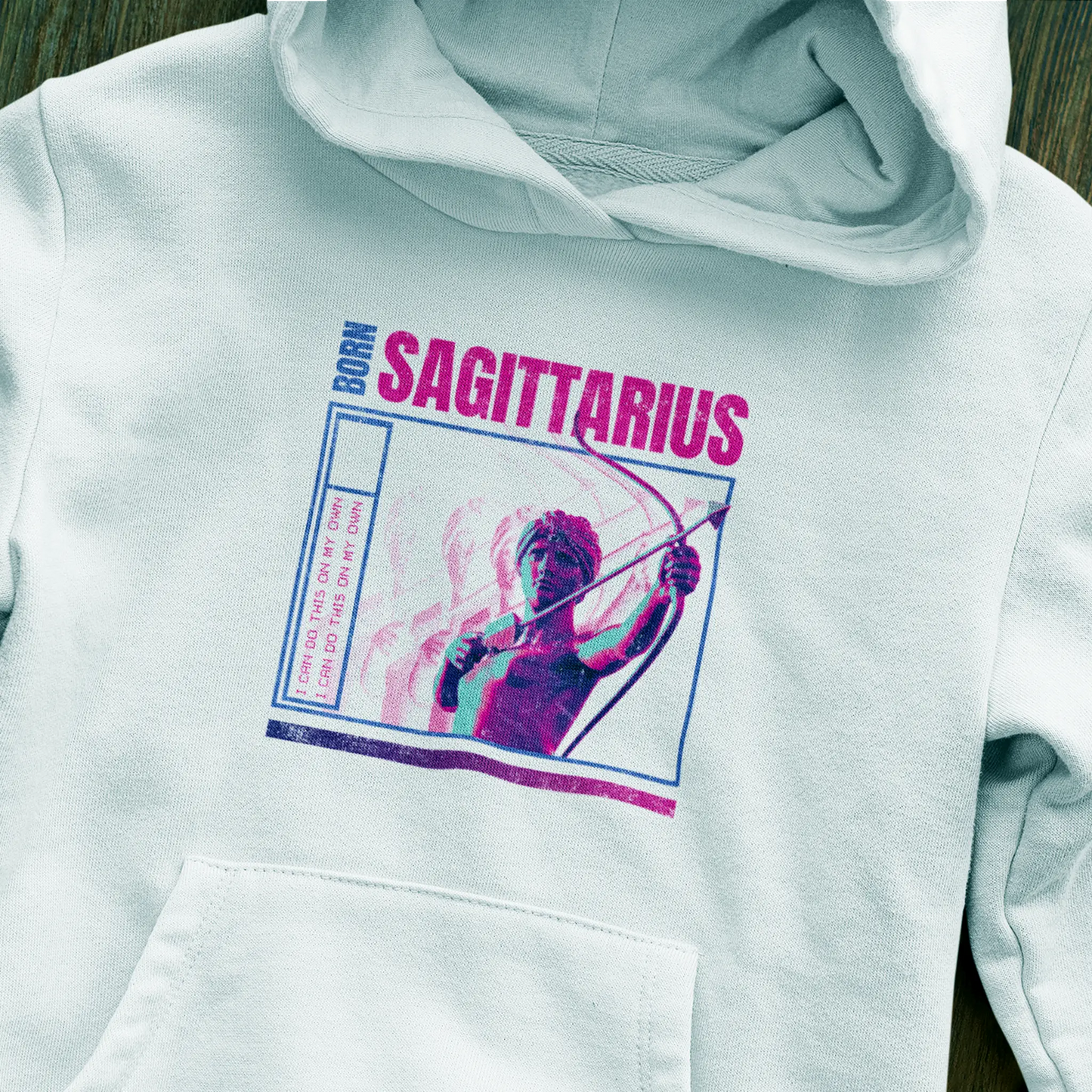 White Sagittarius sign hoodie with striking black typography about archer's born optimistic identity / Λευκό hoodie ζώδιο Τοξότη με εντυπωσιακή μαύρη τυπογραφία για την έμφυτη αισιόδοξη ταυτότητα του τοξότη