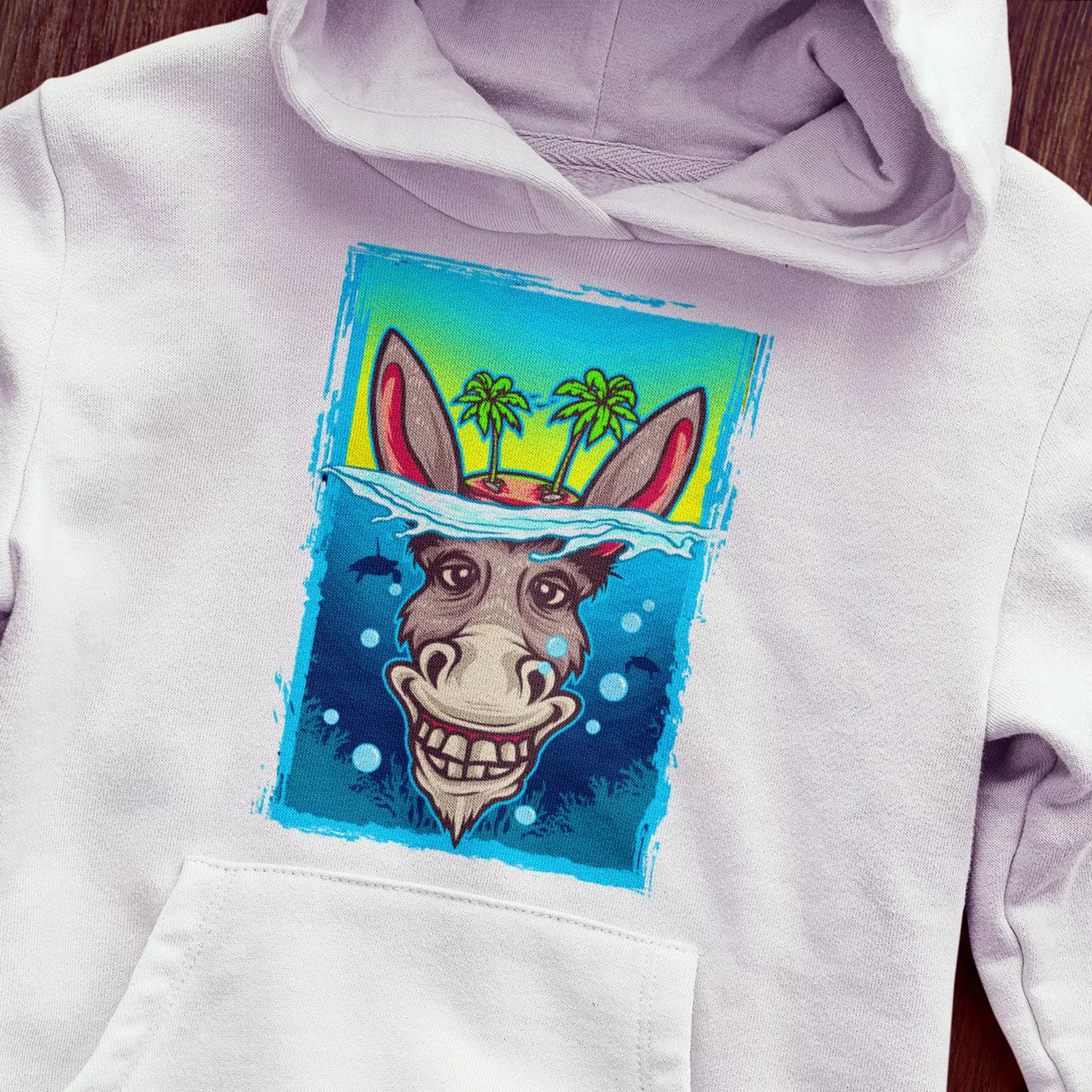White casual hodie showing a funny donkey with principles –Λευκό καθημερινό φούτερ με κουκούλα με αστείο γάιδαρο με αρχές