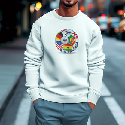 White crewneck sweatshirt with nostalgic World Cup group design. | Λευκό φούτερ με νοσταλγικό σχέδιο από τον Όμιλο του Μουντιάλ.