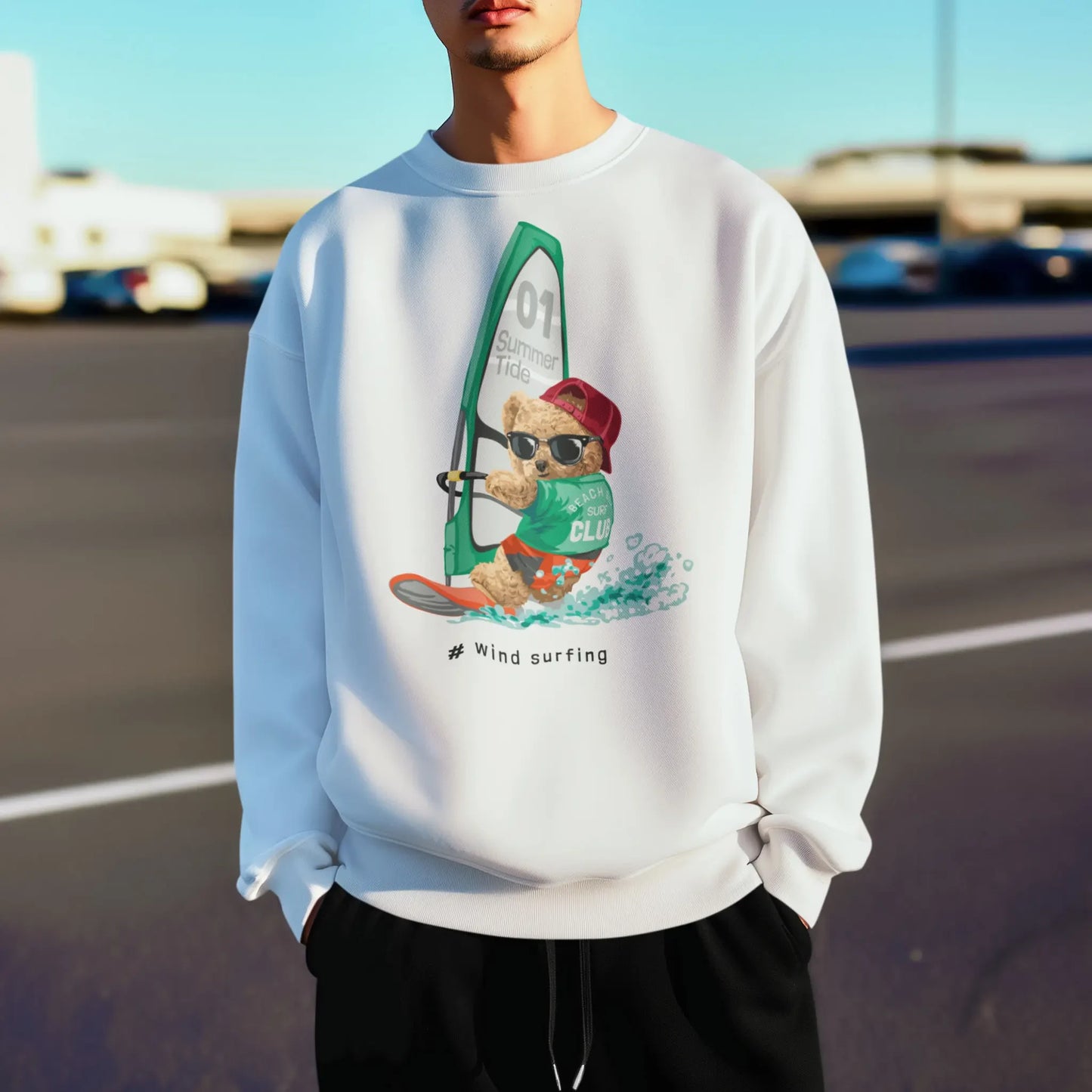 White crewneck sweatshirt with windsurfing teddy bear – λευκό φούτερ με surf teddy και καλοκαιρινή διάθεση.
